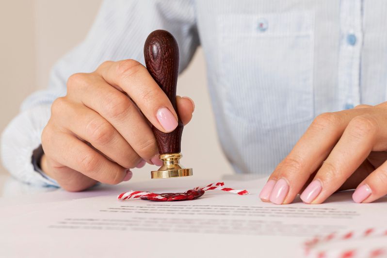Difference between Public and Private Notary Services