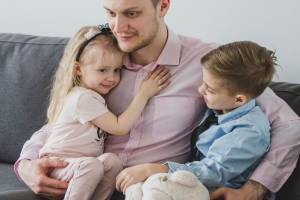 Abu Dhabi civil family court granting historic sole custody to father