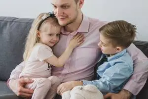 Abu Dhabi civil family court granting historic sole custody to father