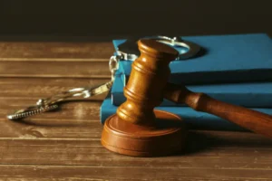 عقوبة الاعتداء المادي على الإنسان في قانون دولة الامارات العربية المتحدة