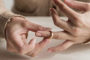 قانون الطلاق في دولة الإمارات للوافدين