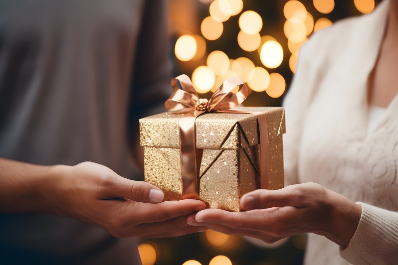 هل تجوز الهبة للقاصر في دولة الإمارات العربية المتحدة