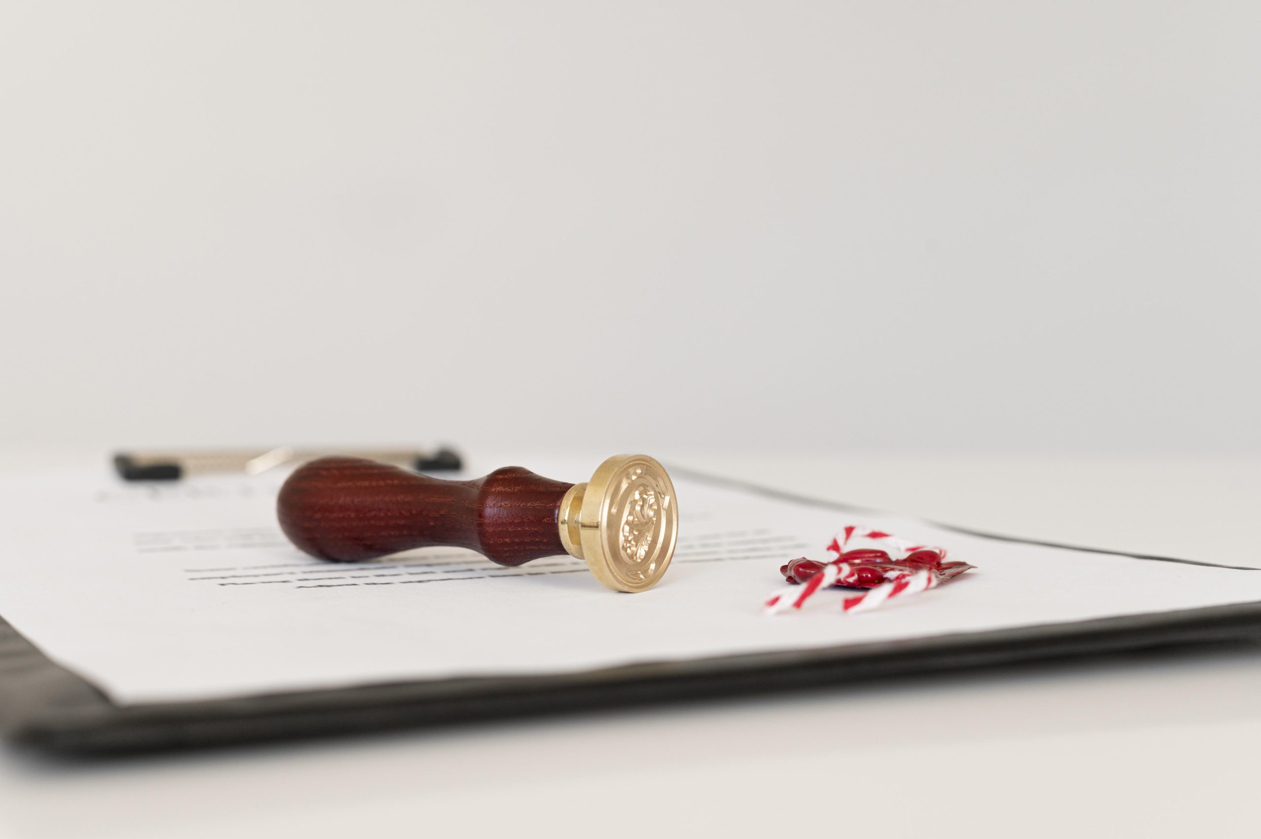 تصديق الشهادات في الإمارات