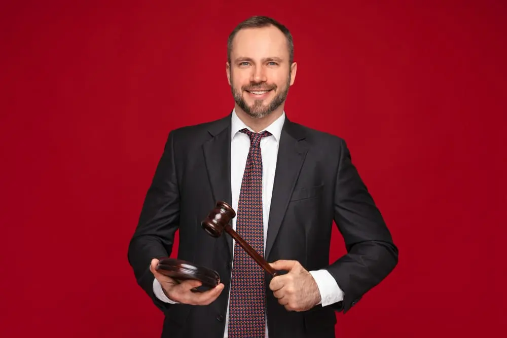 Labour Lawyers in UAE for Employment Law and Workplace Disputes.